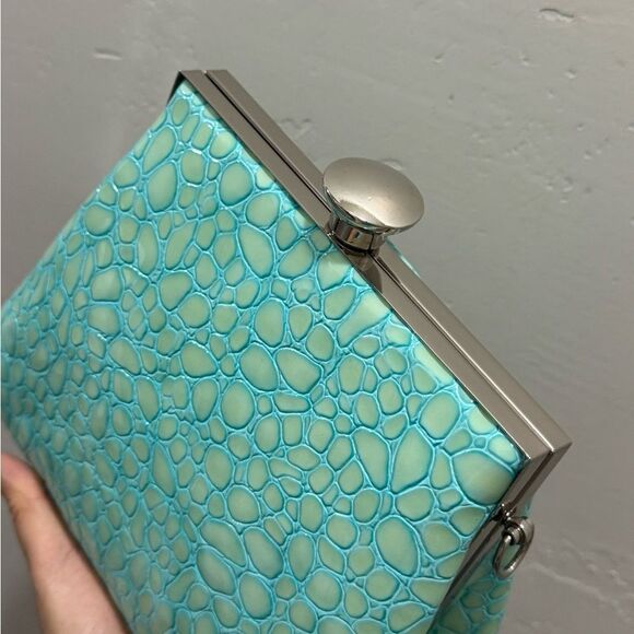 Genuine Leather Cobblestone Embossed Handmade Push Lock Boxy Bag/Multi Use Style - Picture 11 of 16